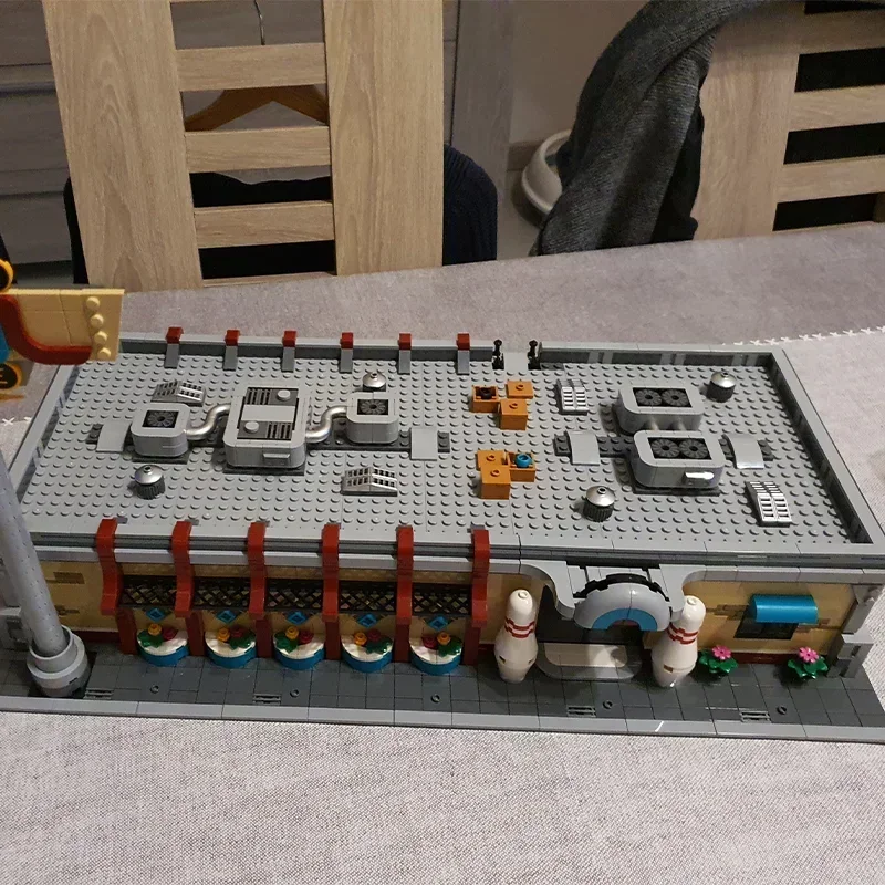 2795PCS MOC Retro Bowling Alle - đánh giá và giá Moc Modular Building Street View Bricks